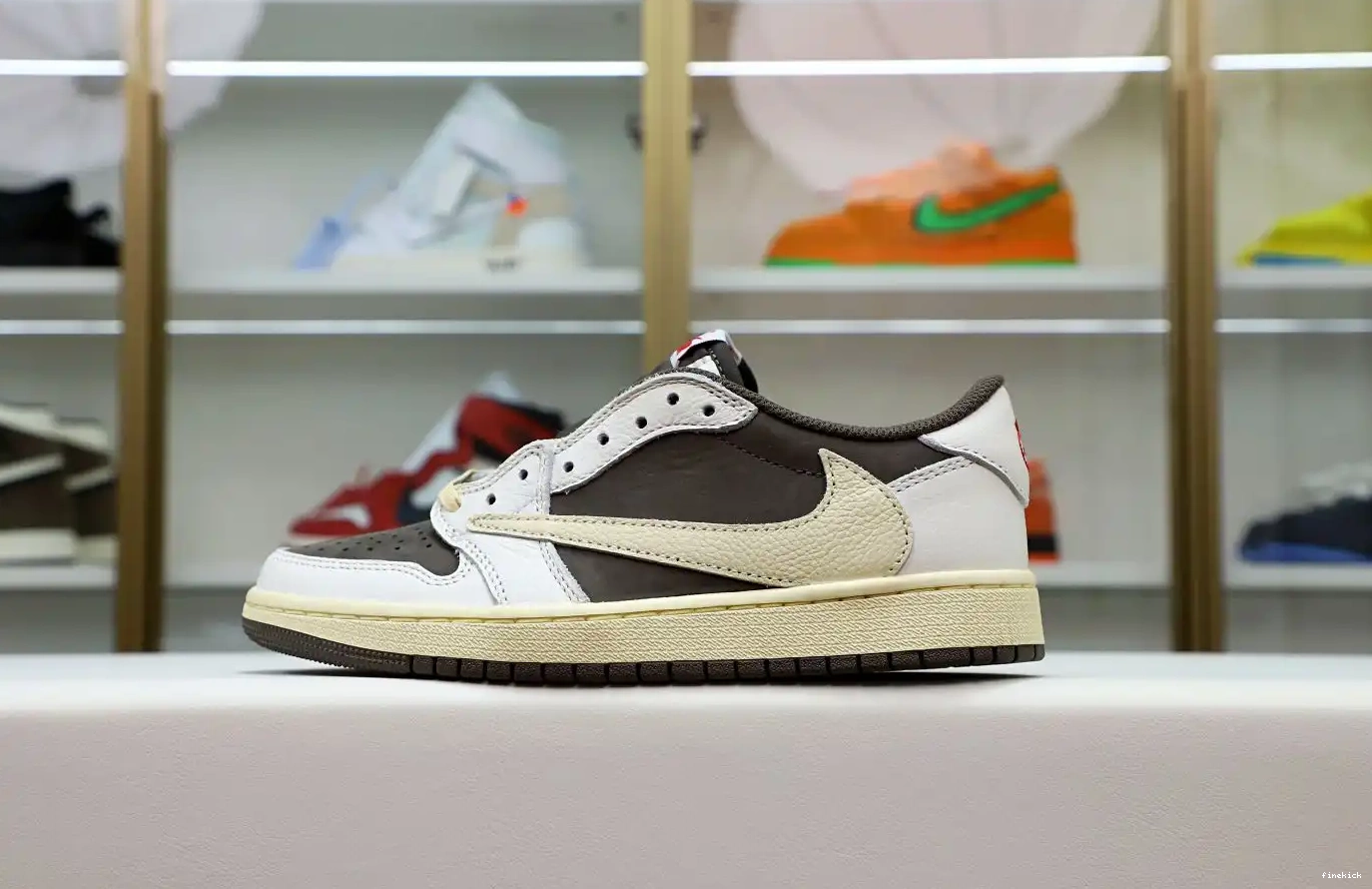 MOCHA REVERSE X 1 LOW JORDAN OG SCOTT TRAVIS AIR 0404